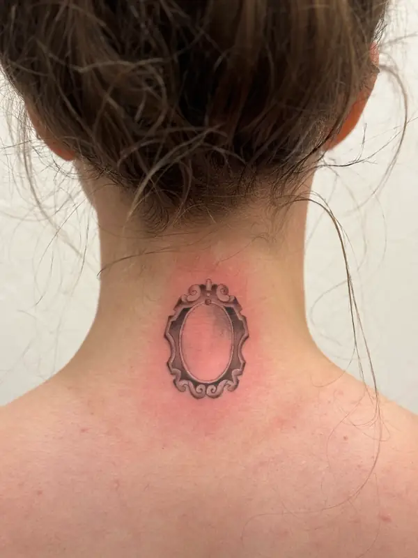 Realistika: @chromaticparadise Tattoo