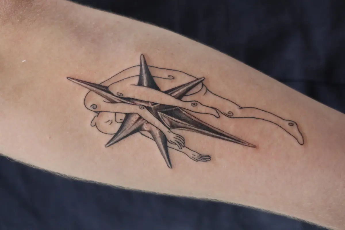 Realistika: @chromaticparadise Tattoo